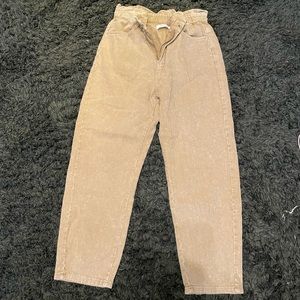 Mom jeans style, size small fits like a 2